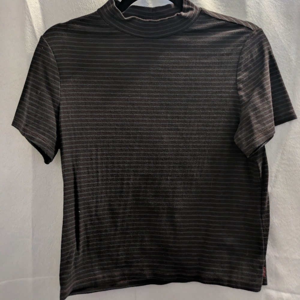 Levi's Mockneck Short Sleeve Tee